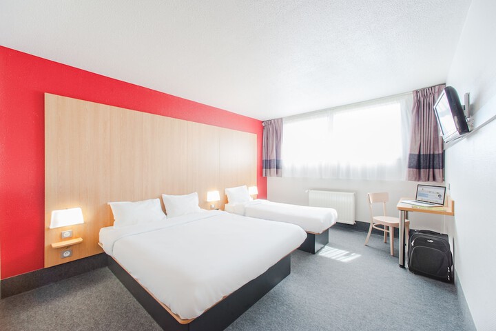 Room 6 of 35