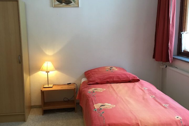 Room 25 of 32