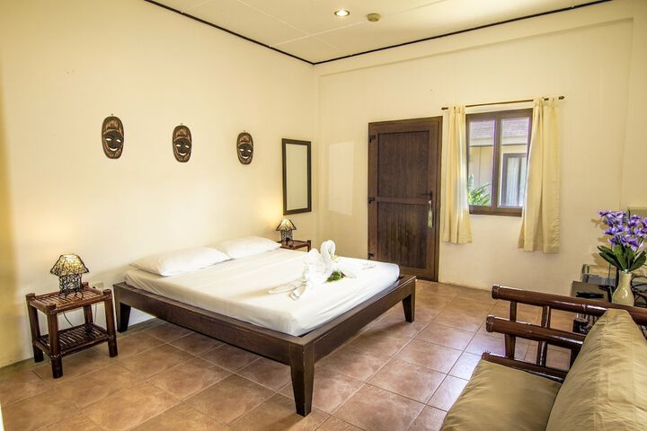 Room 4 of 51