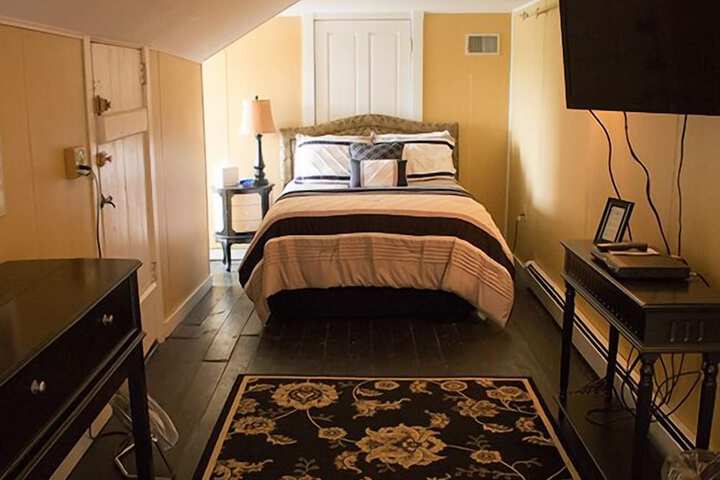 Room 8 of 23