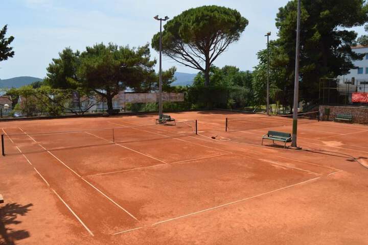 Tennis court