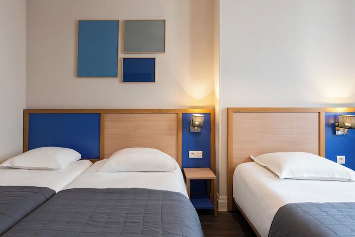 Room 4 of 20