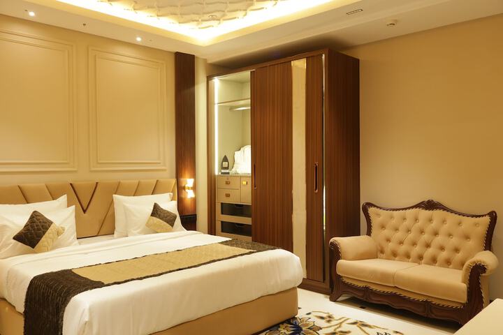 Room 34 of 65