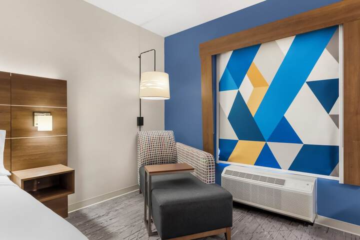 Room 18 of 44