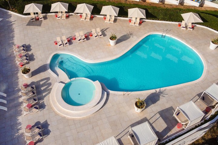 Pool Hotel
