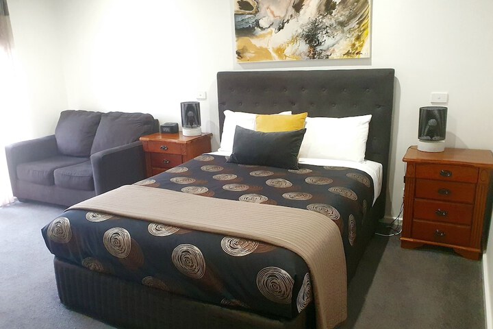 Room 13 of 104