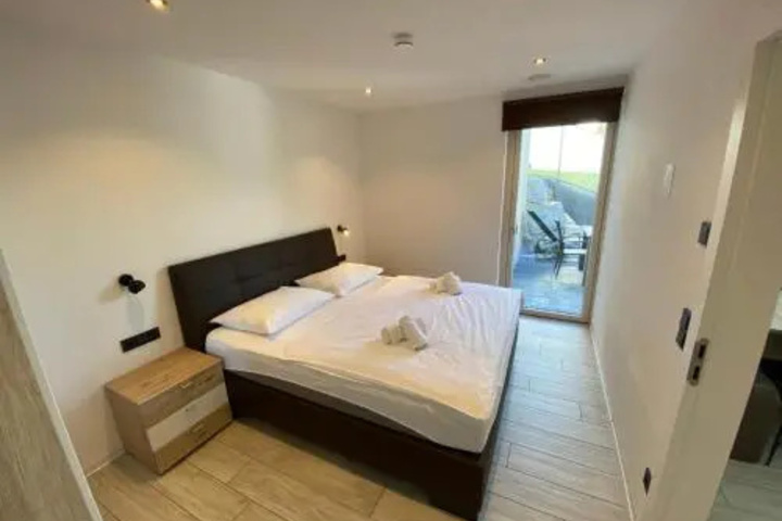 Room 2 of 19