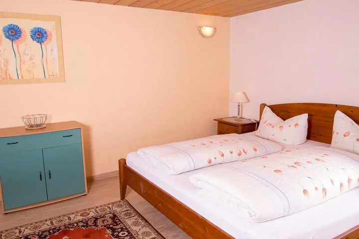 Room 5 of 15