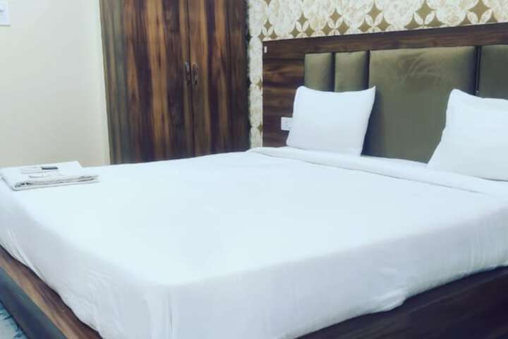 Room 14 of 23