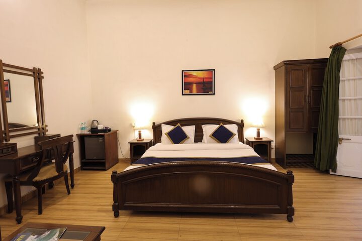 Room 25 of 174