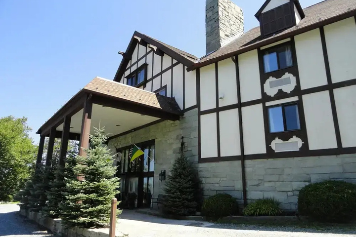 Photo of VCI - 4 Seasons at Beech Suite