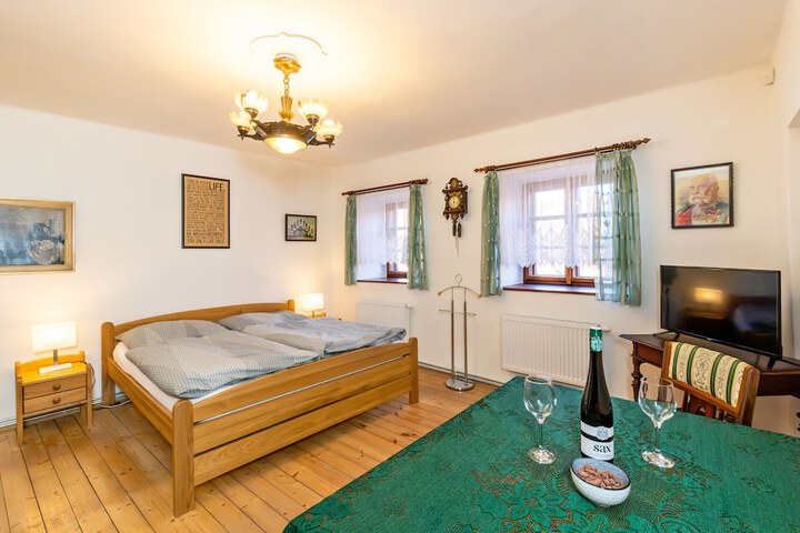 Room 4 of 38