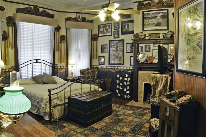 Room 33 of 52