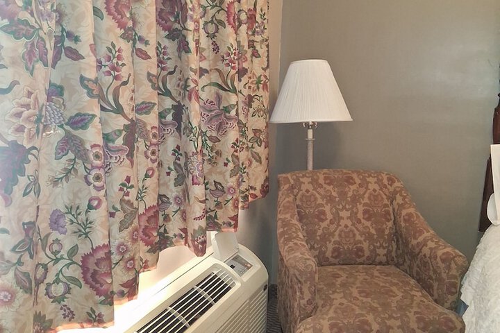 Room 17 of 39