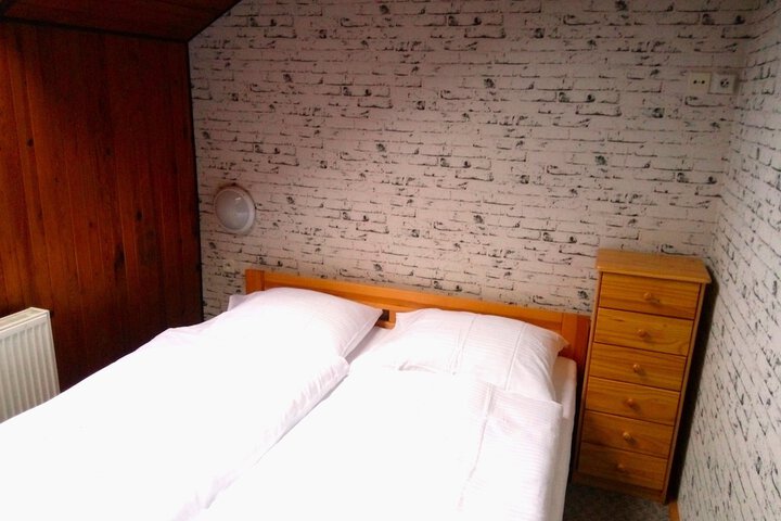 Room 3 of 11