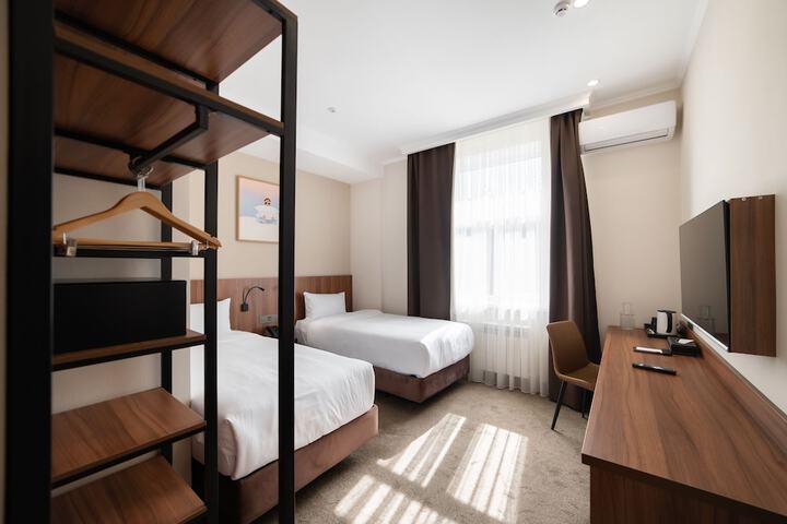 Room 2 of 15