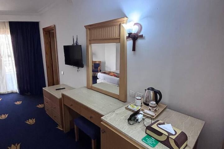 Room 15 of 117