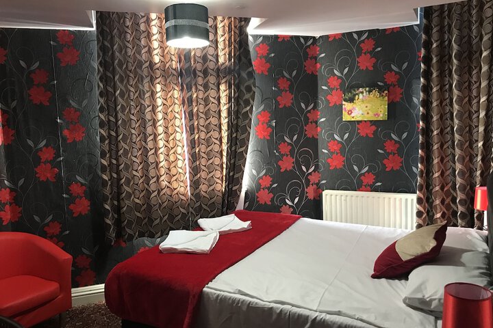 Room 3 of 35