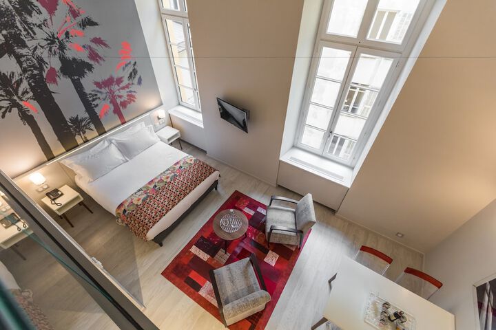 Room 9 of 62