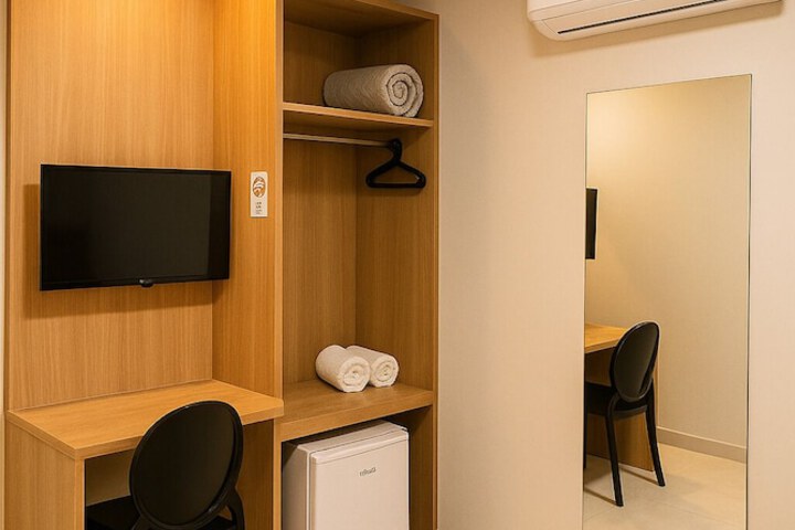 Room 11 of 21