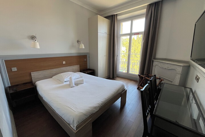 Room 9 of 26