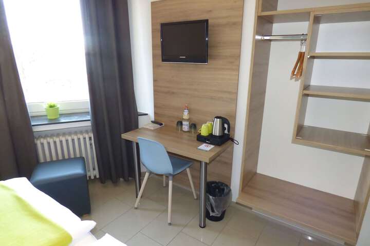 Room 13 of 40