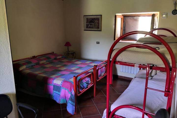 Room 6 of 33