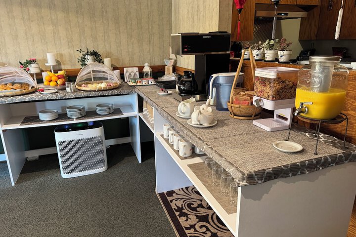 Breakfast/Coffee Service 32 of 39