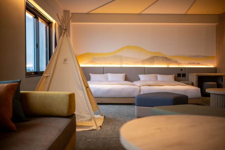 Room 50 of 200