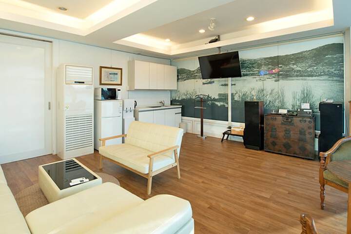 Room 26 of 74