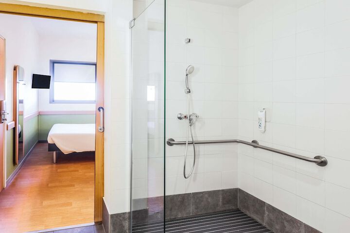 Room 14 of 52