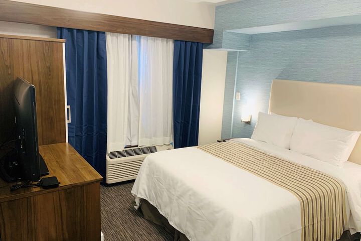 Room 12 of 17