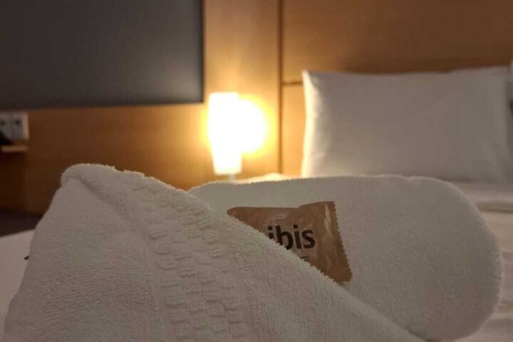 Room 9 of 34