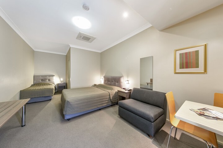 Room 18 of 43