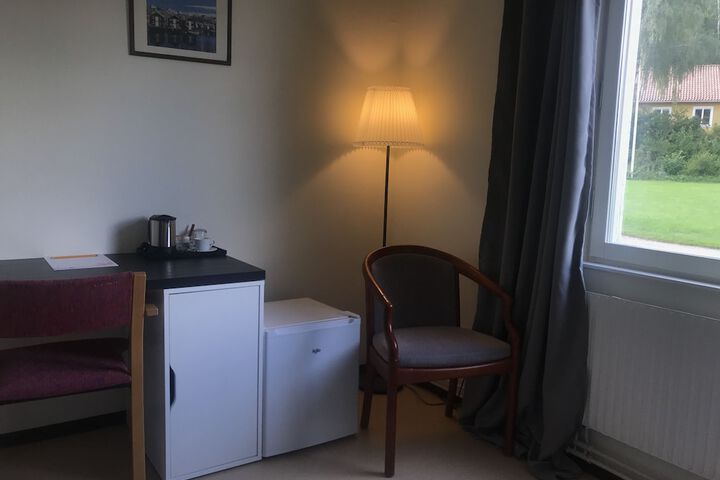 Room 6 of 84