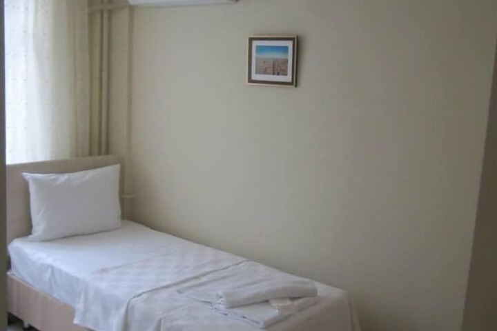 Room 14 of 29