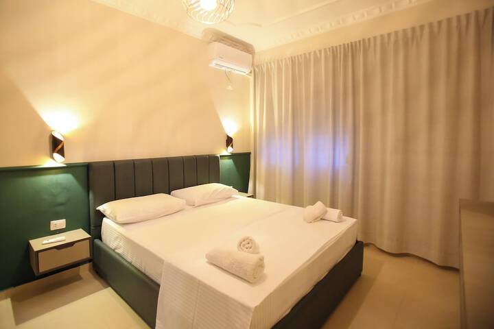 Room 18 of 95