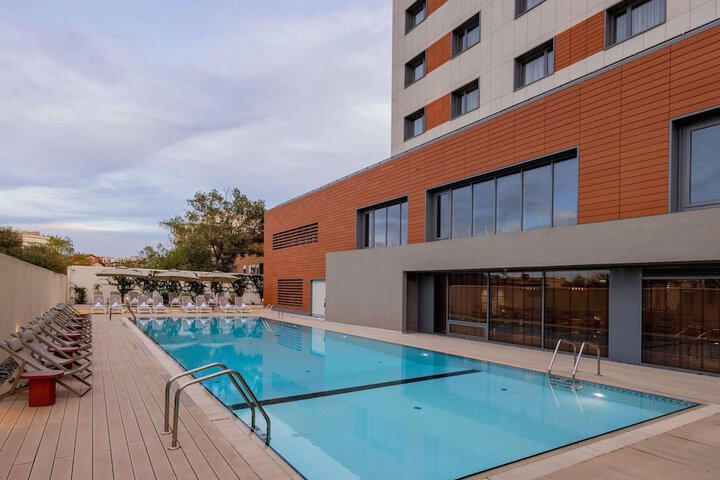 Pool 41 of 106