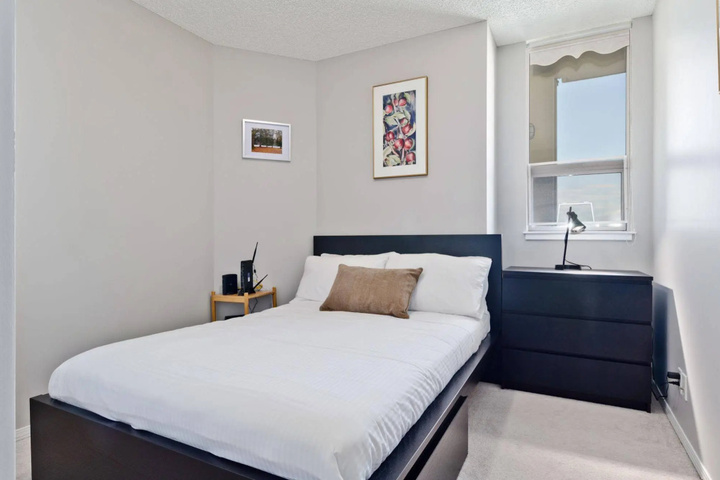 Room 2 of 12