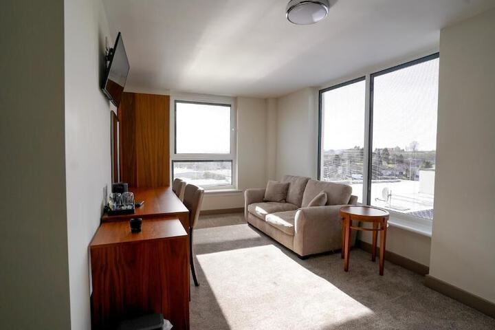 Room 4 of 12