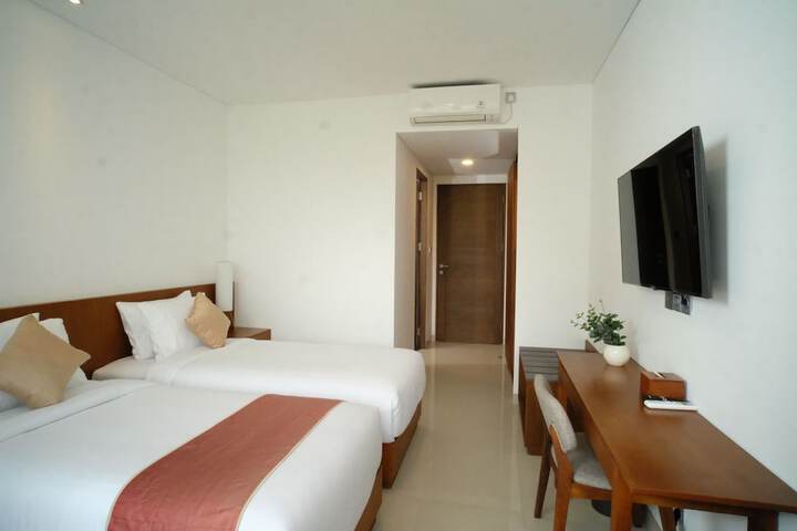 Room 2 of 7