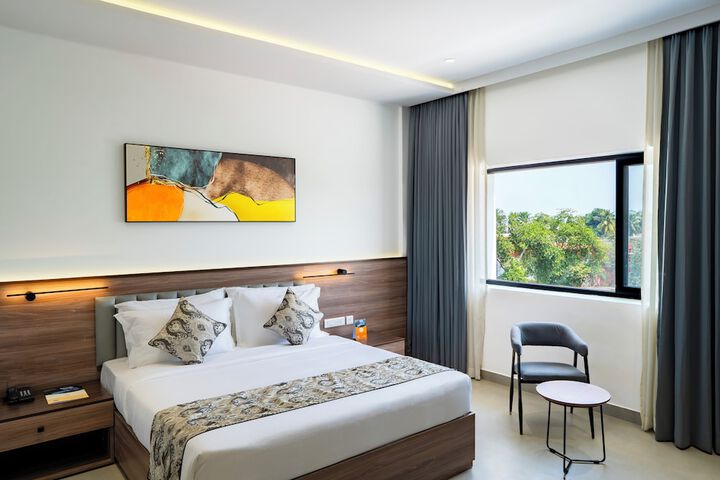Room 5 of 18