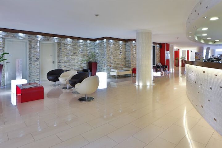Guest Lobby