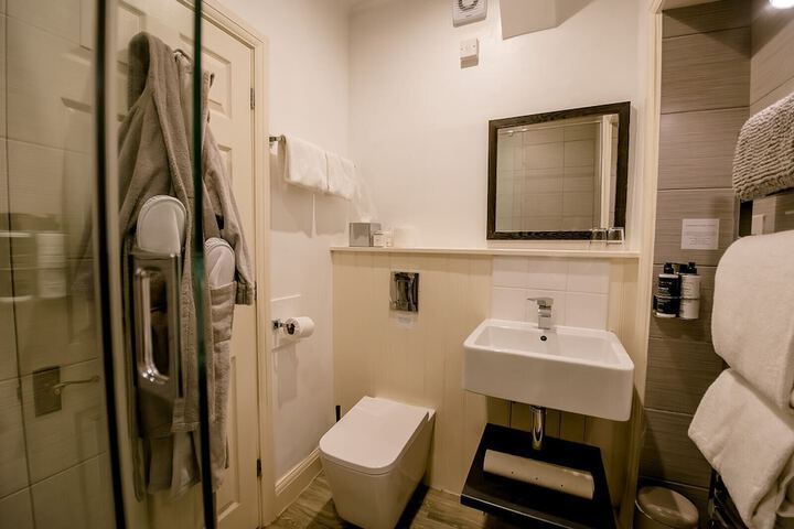Room 87 of 106