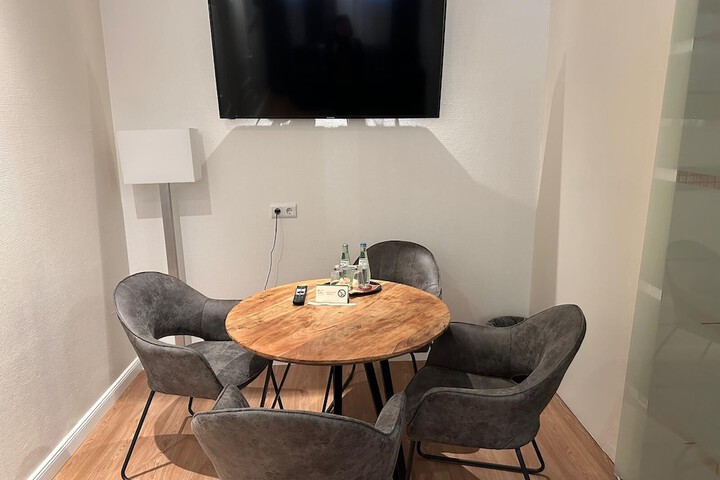 Room 12 of 64