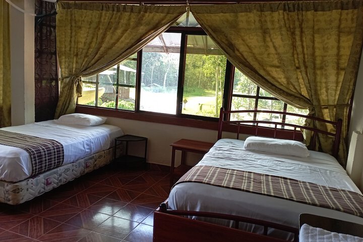 Room 12 of 114