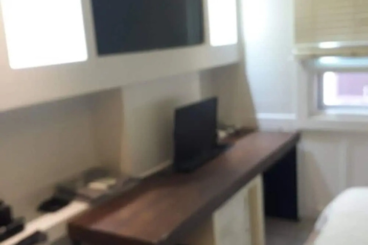 Room 4 of 13