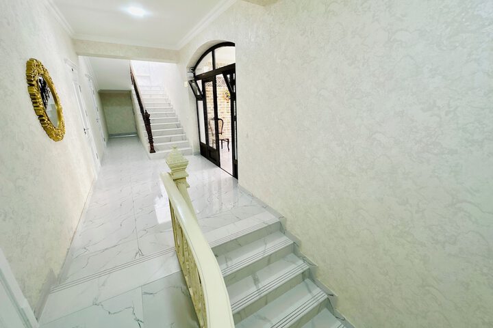 Ballroom/Hall 37 of 49