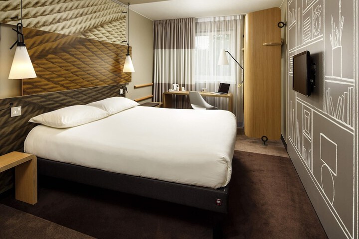 Hotel 53 of 53