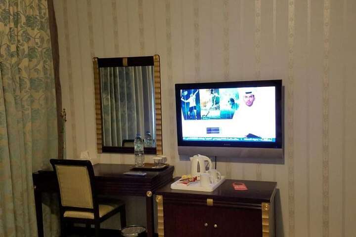 Room 8 of 30